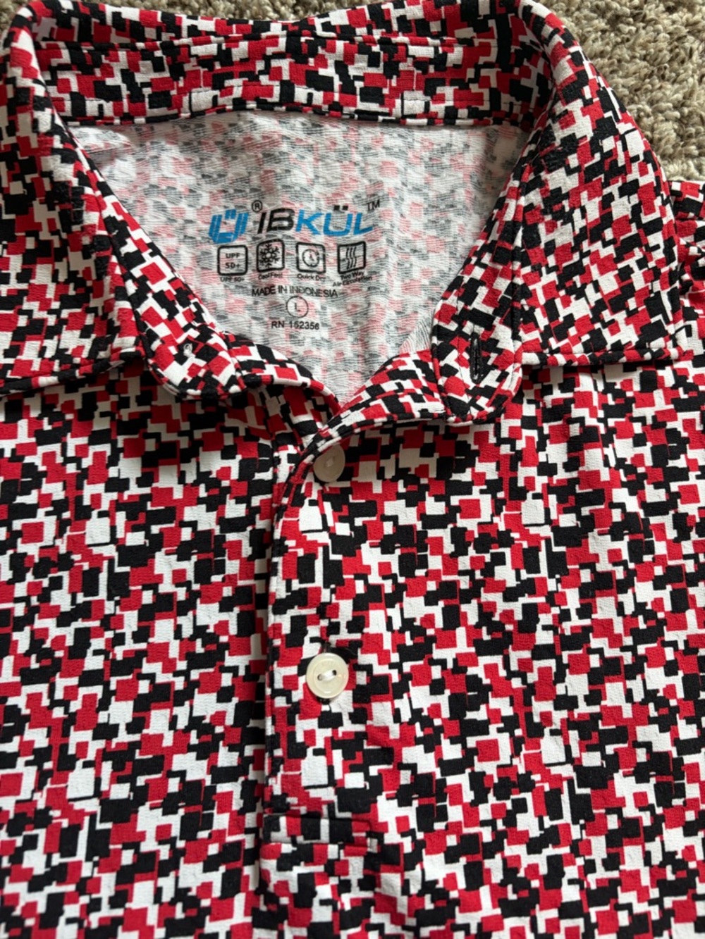 IBKUL Red, Black & White Geometric Golf Polo